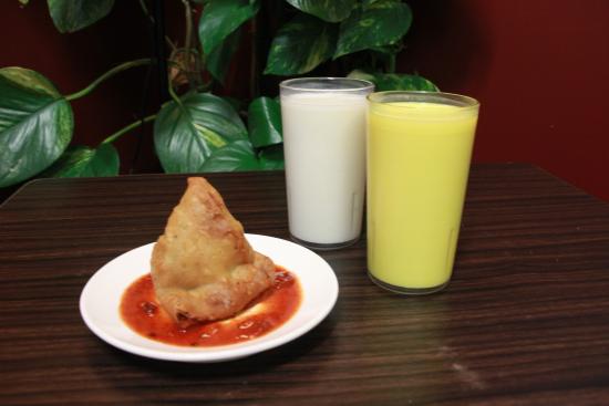 Street Food Chennai[Samosa & Lassi]