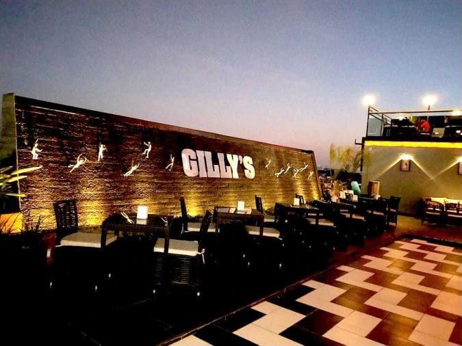 restaurants in electronic city[Gilly's Restobar]