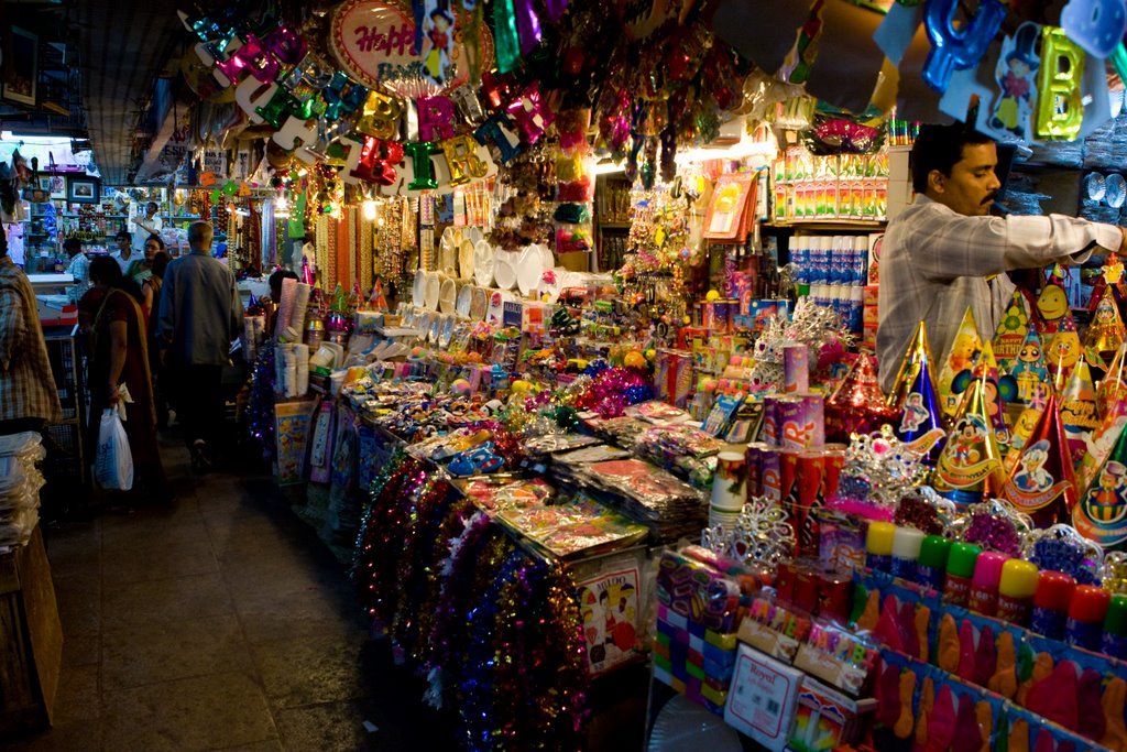 With Your Roommate At These 10 Markets In Bangalore Zolo Blog - Vintage Home Decor Bangalore