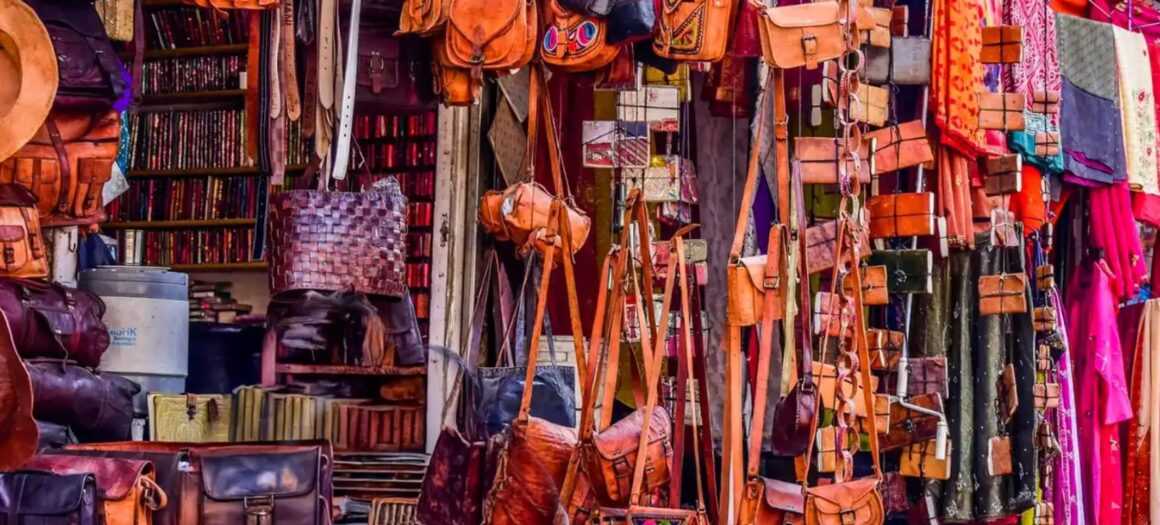 Street Shopping in Mumbai