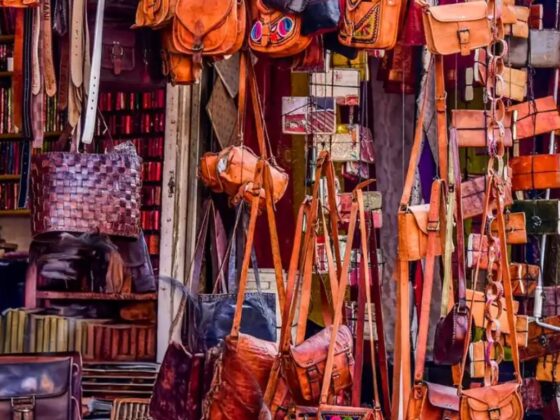 Street Shopping in Mumbai