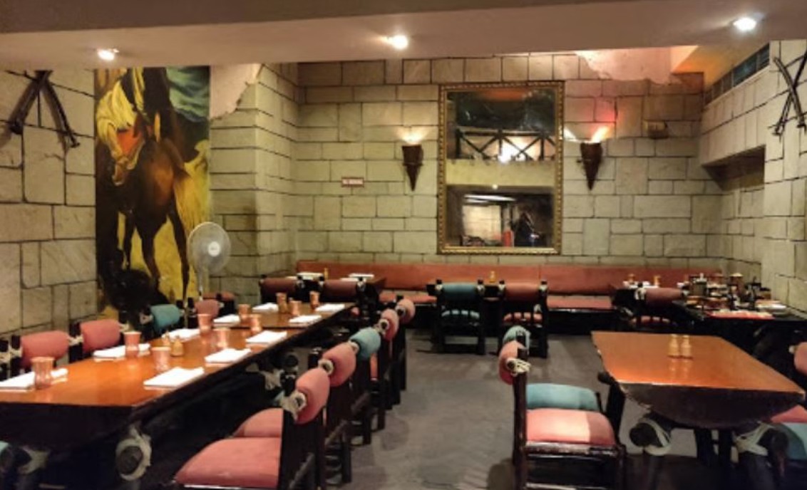 Punjabi-style Dum Biryani and Yakhni Shorba from Samarkand, Shivajinagar, offering Best Biryani in Bangalore.