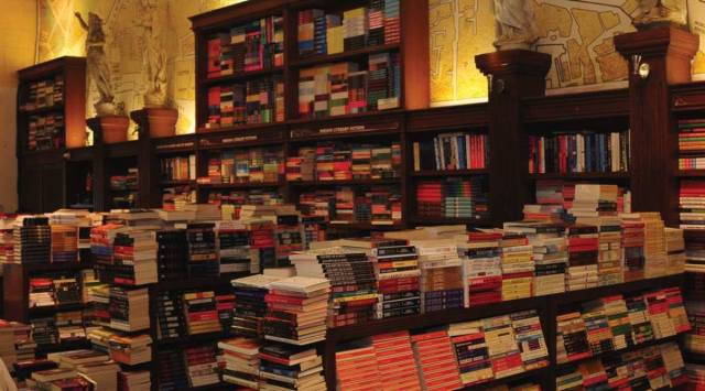 Bookstore: Kitab Khana